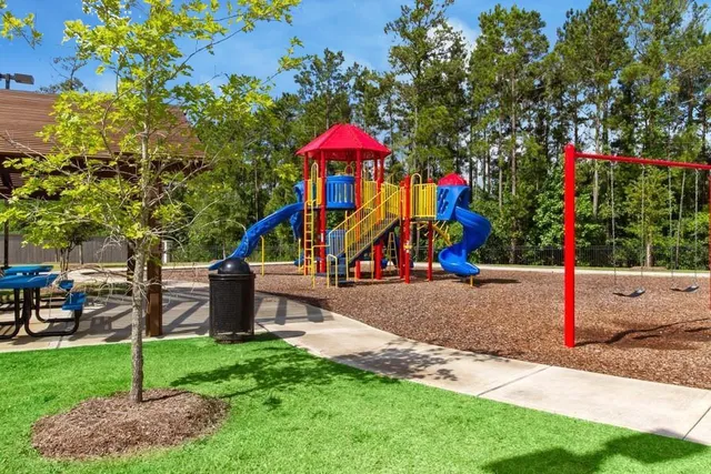 $2,500 | 387 Westlake Terrace, Conroe, TX 77304