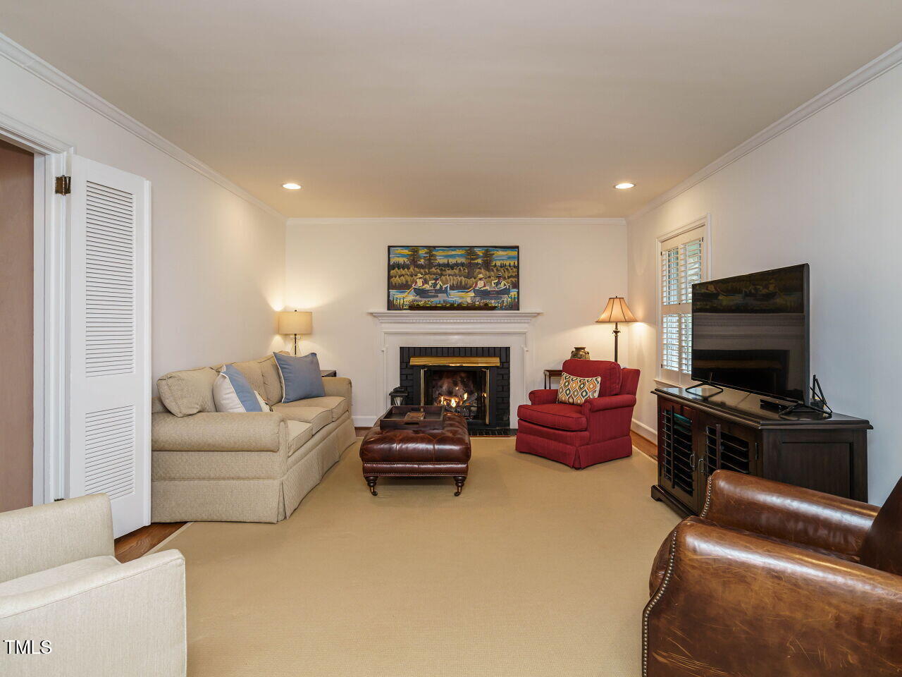 005-1280x960-living-room