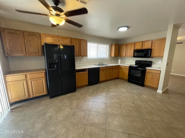 $1,950 | 9130 North 80th Lane, Peoria, AZ 85345