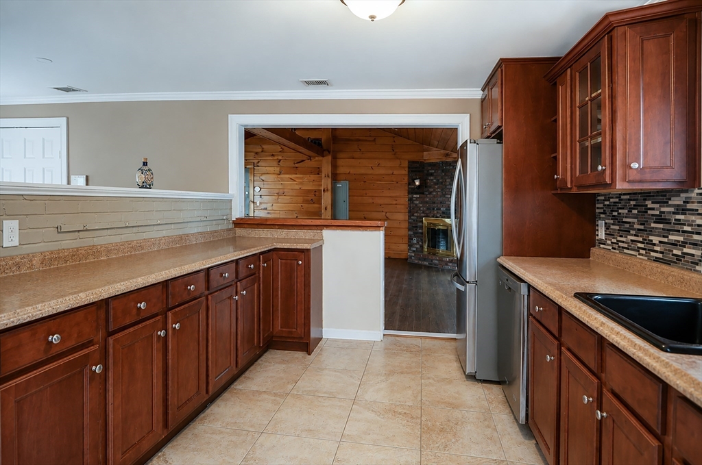 5 Elsie Road Brockton, MA 02302 - Photo 5 of 19