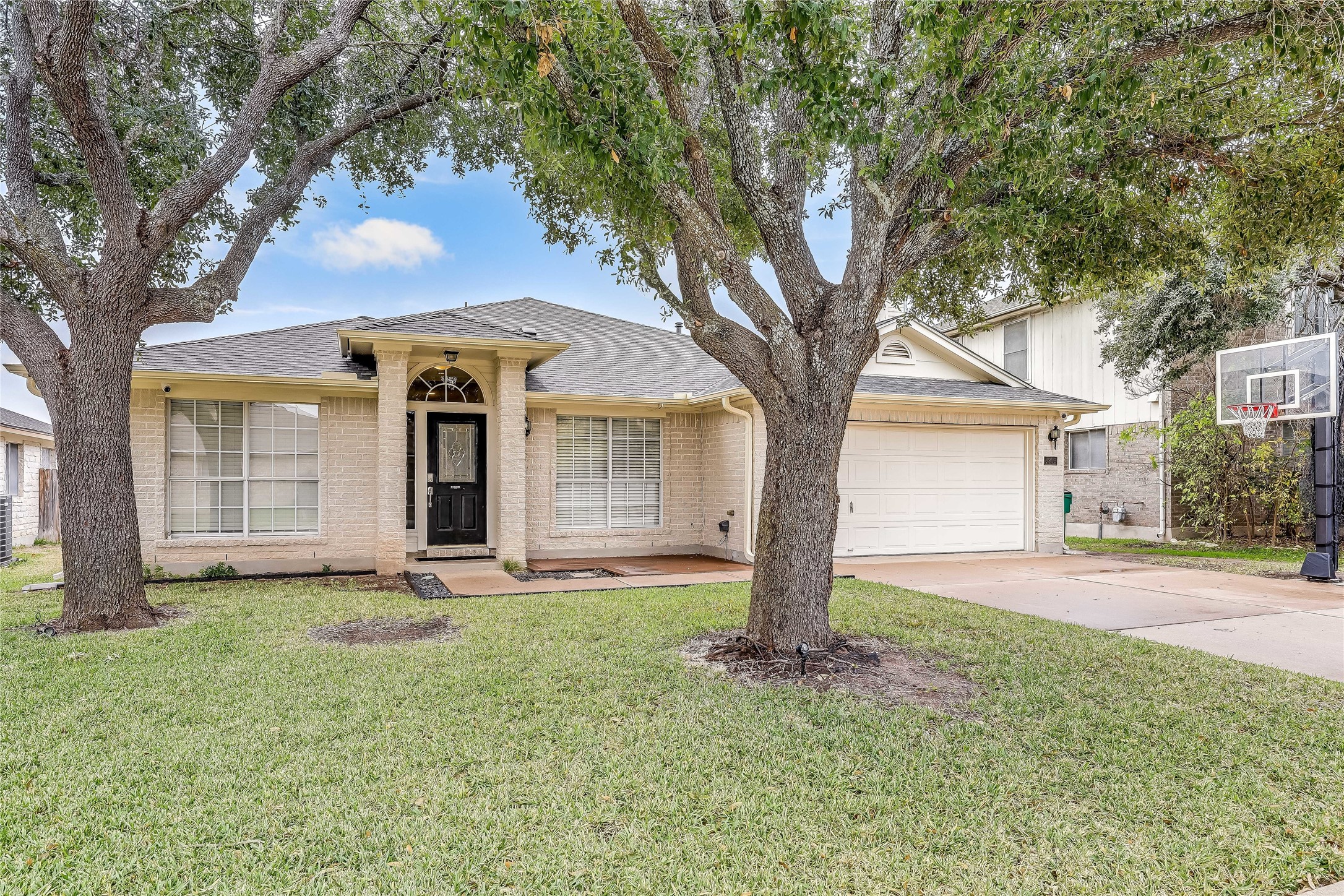 3905 Licorice Lane Austin, TX 78728 - Photo 2 of 35 FURNISHED RENTAL!
Great location! Minutes to Downtown, Domain, Round Rock, hospitals, eateries and approx. 2 minute drive to a large Pond with hiking and running trails!