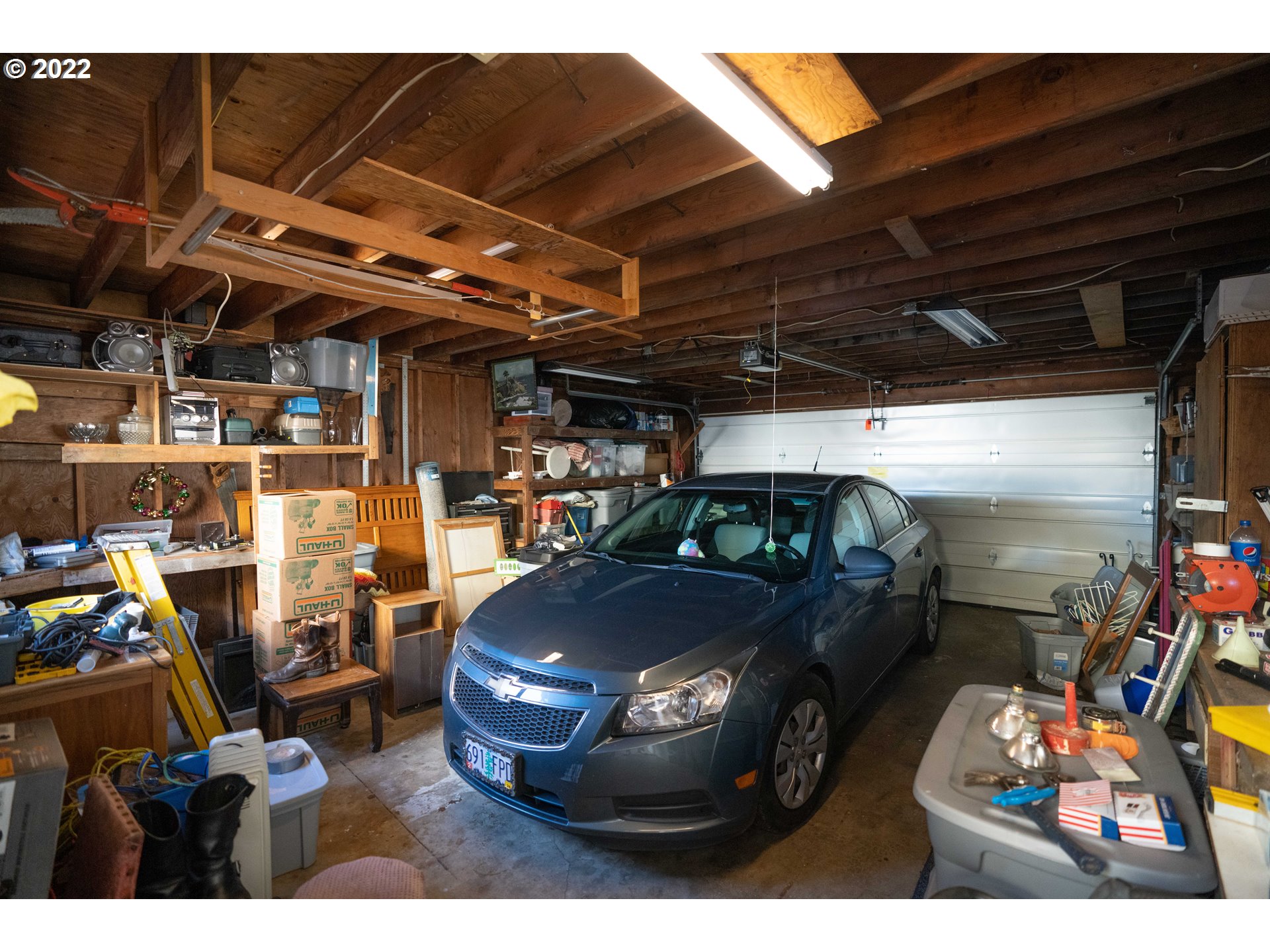 1026 Hawthorne Avenue Reedsport, OR 97467 - Photo 19 of 31 Garage