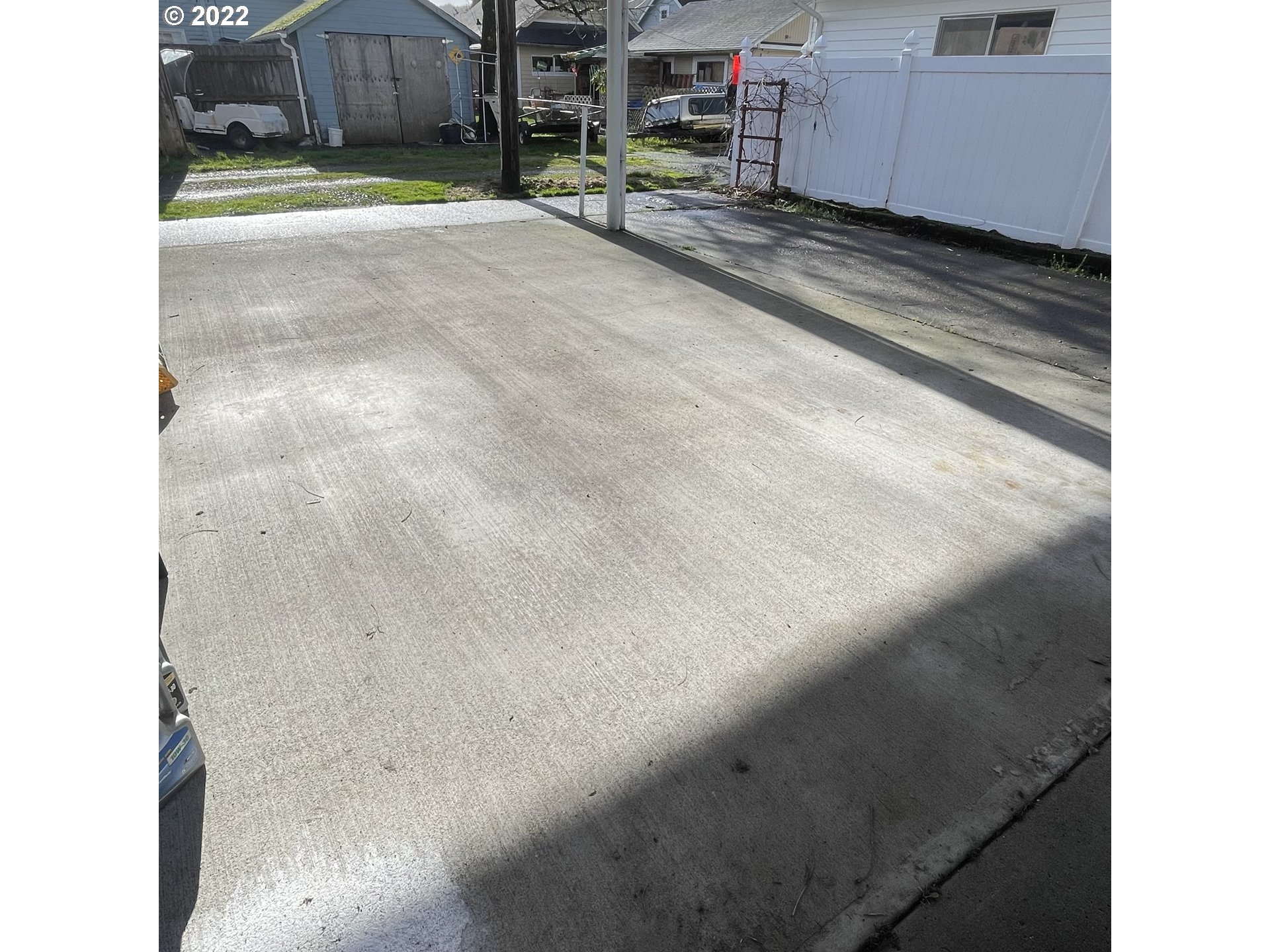 1026 Hawthorne Avenue Reedsport, OR 97467 - Photo 23 of 31 Carport