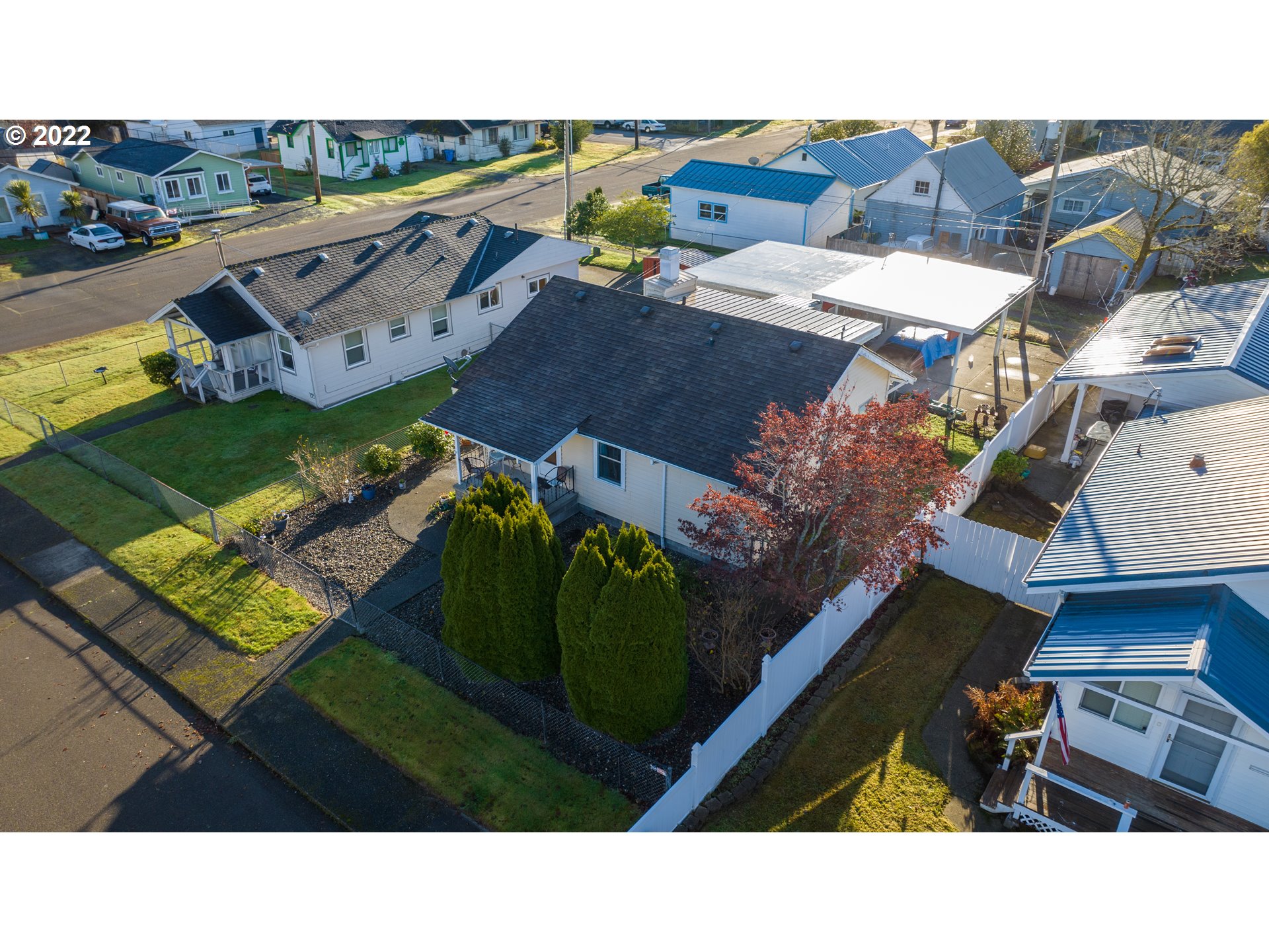 1026 Hawthorne Avenue Reedsport, OR 97467 - Photo 25 of 31 Drone View/UAV