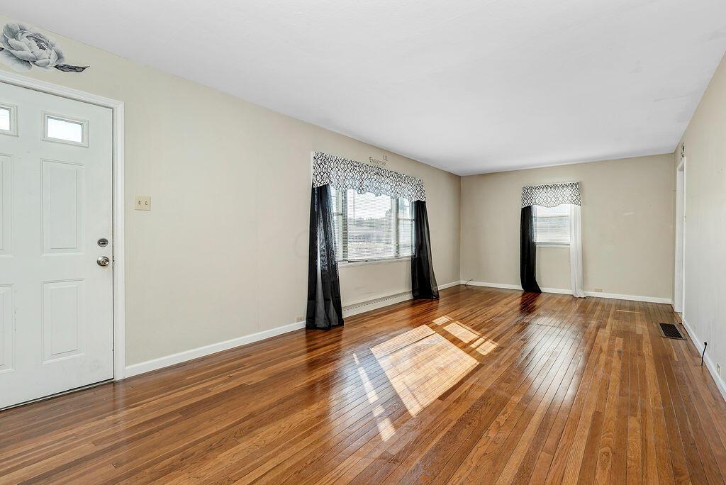 334 Goose Pond Road Newark, OH 43055 - Photo 2 of 40