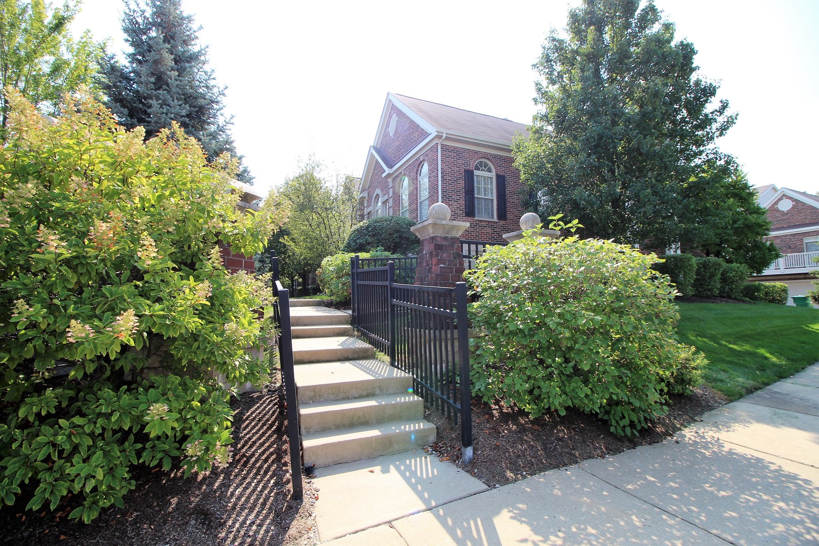 727 Prestwick Lane Wheeling, IL 60090 - Photo 3 of 20