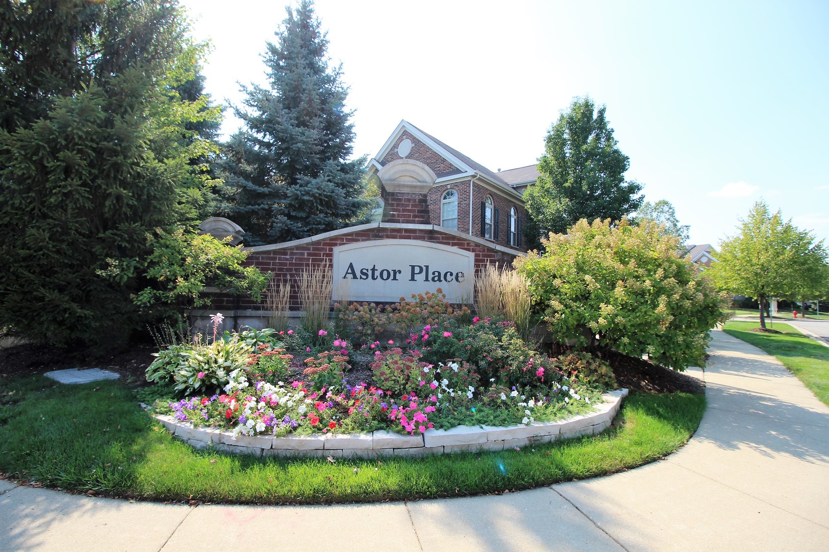 727 Prestwick Lane Wheeling, IL 60090 - Photo 4 of 20