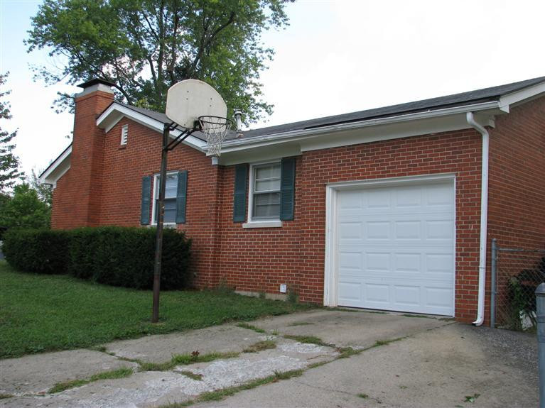 1832 Williamsburg Road Lexington, KY 40504 - Photo 4 of 27 Photo 4