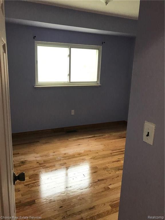23386 Meadowbrook Road Novi, MI 48375 - Photo 5 of 9