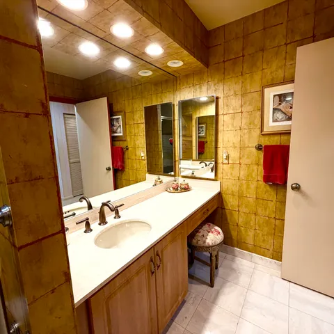 $124,900 | 22 Eastgate Drive, Unit D, Boynton Beach, FL 33436