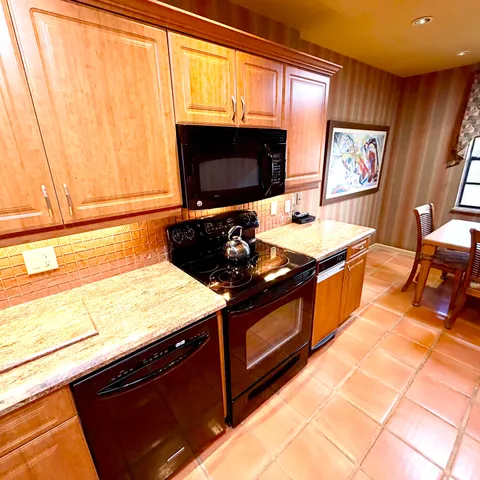 $124,900 | 22 Eastgate Drive, Unit D, Boynton Beach, FL 33436