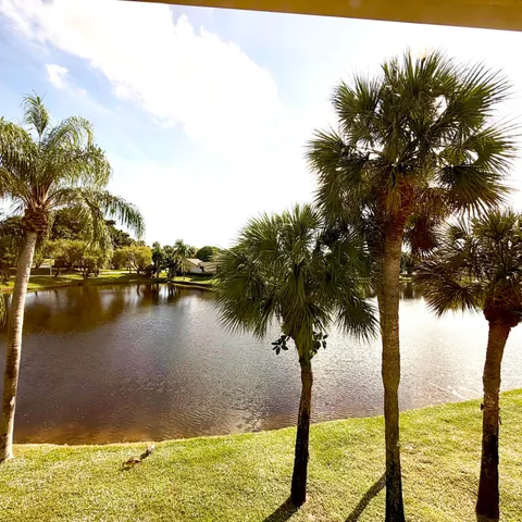 $124,900 | 22 Eastgate Drive, Unit D, Boynton Beach, FL 33436