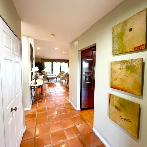 $124,900 | 22 Eastgate Drive, Unit D, Boynton Beach, FL 33436