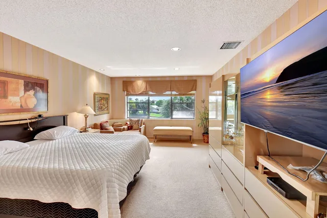 $124,900 | 22 Eastgate Drive, Unit D, Boynton Beach, FL 33436