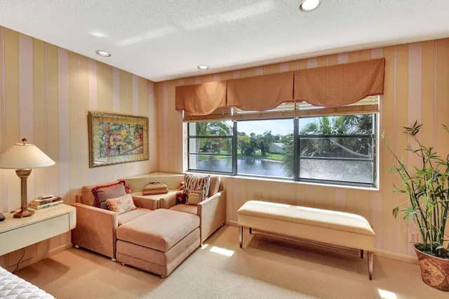 $124,900 | 22 Eastgate Drive, Unit D, Boynton Beach, FL 33436