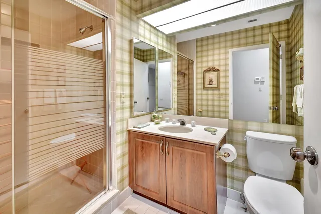 $124,900 | 22 Eastgate Drive, Unit D, Boynton Beach, FL 33436