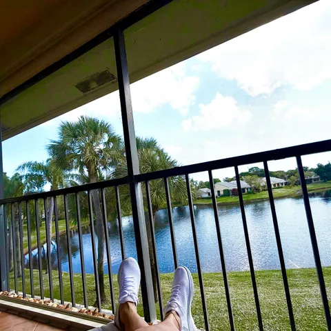 $124,900 | 22 Eastgate Drive, Unit D, Boynton Beach, FL 33436