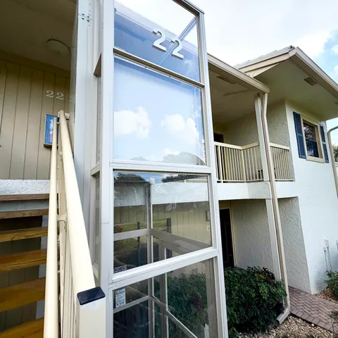 $124,900 | 22 Eastgate Drive, Unit D, Boynton Beach, FL 33436