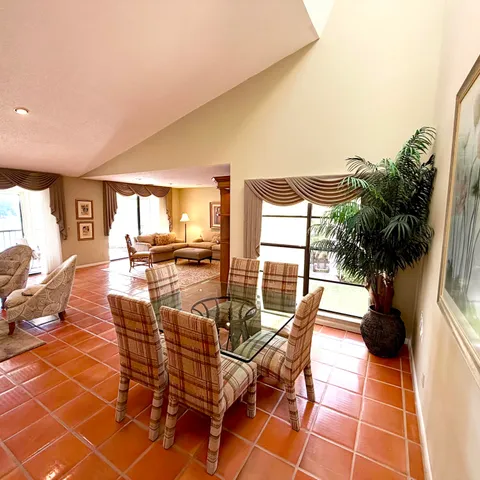 $124,900 | 22 Eastgate Drive, Unit D, Boynton Beach, FL 33436