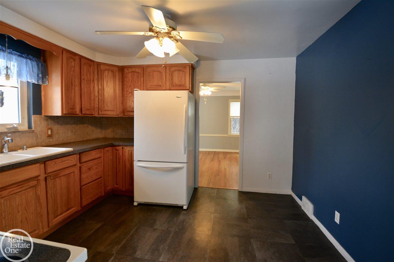 1324 Audubon Road Grosse Pointe, MI 48230 - Photo 8 of 24 31339245-7.JPG