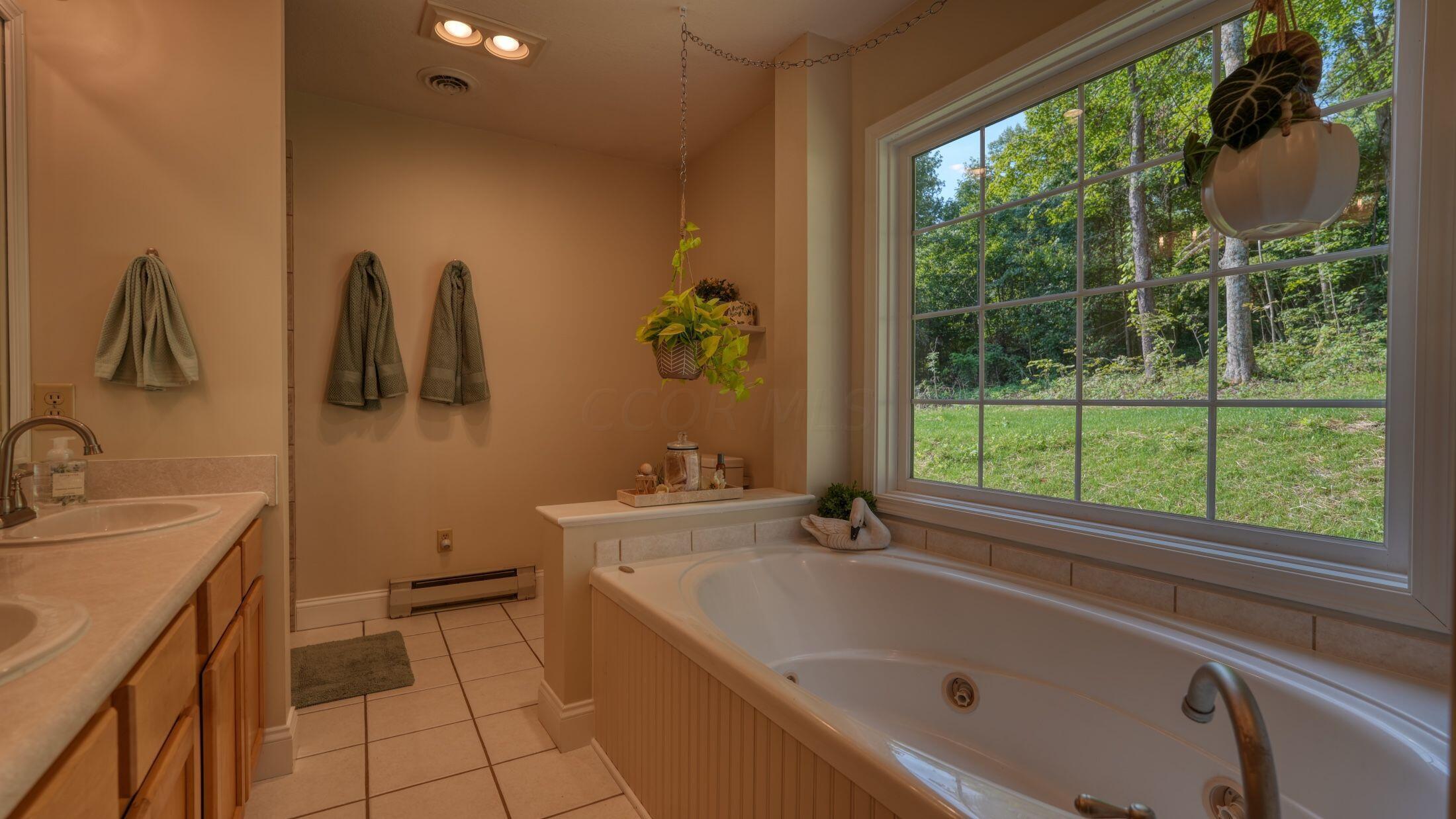13182 Peacock Road Cambridge, OH 43725 - Photo 23 of 43 94MAeJy_