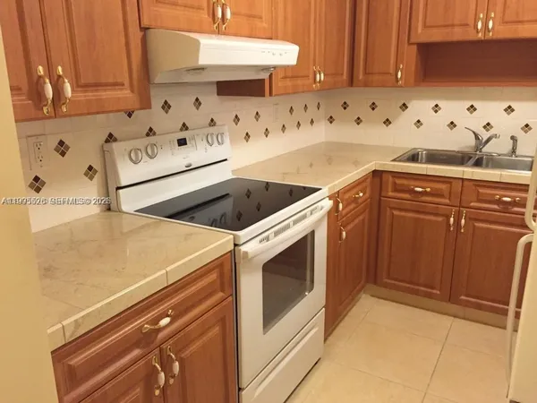 $2,180 | 9301 Southwest 92nd Avenue, Unit 210C, Miami, FL 33176