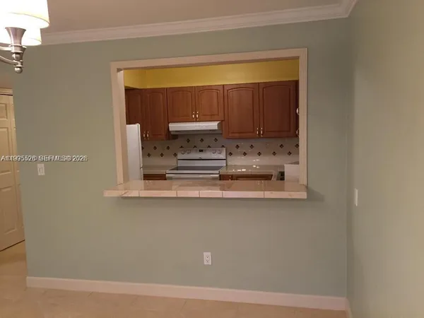 $2,180 | 9301 Southwest 92nd Avenue, Unit 210C, Miami, FL 33176