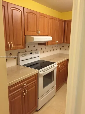 $2,180 | 9301 Southwest 92nd Avenue, Unit 210C, Miami, FL 33176