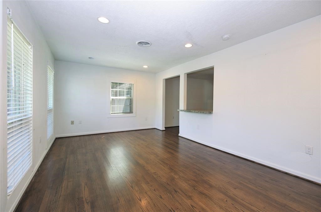 728 East 13th Street Houston, TX 77008 - Photo 3 of 14