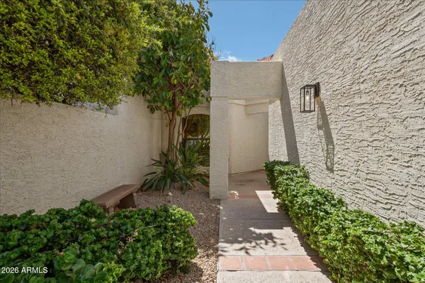 $3,995 | 5805 North 24th Place, Phoenix, AZ 85016