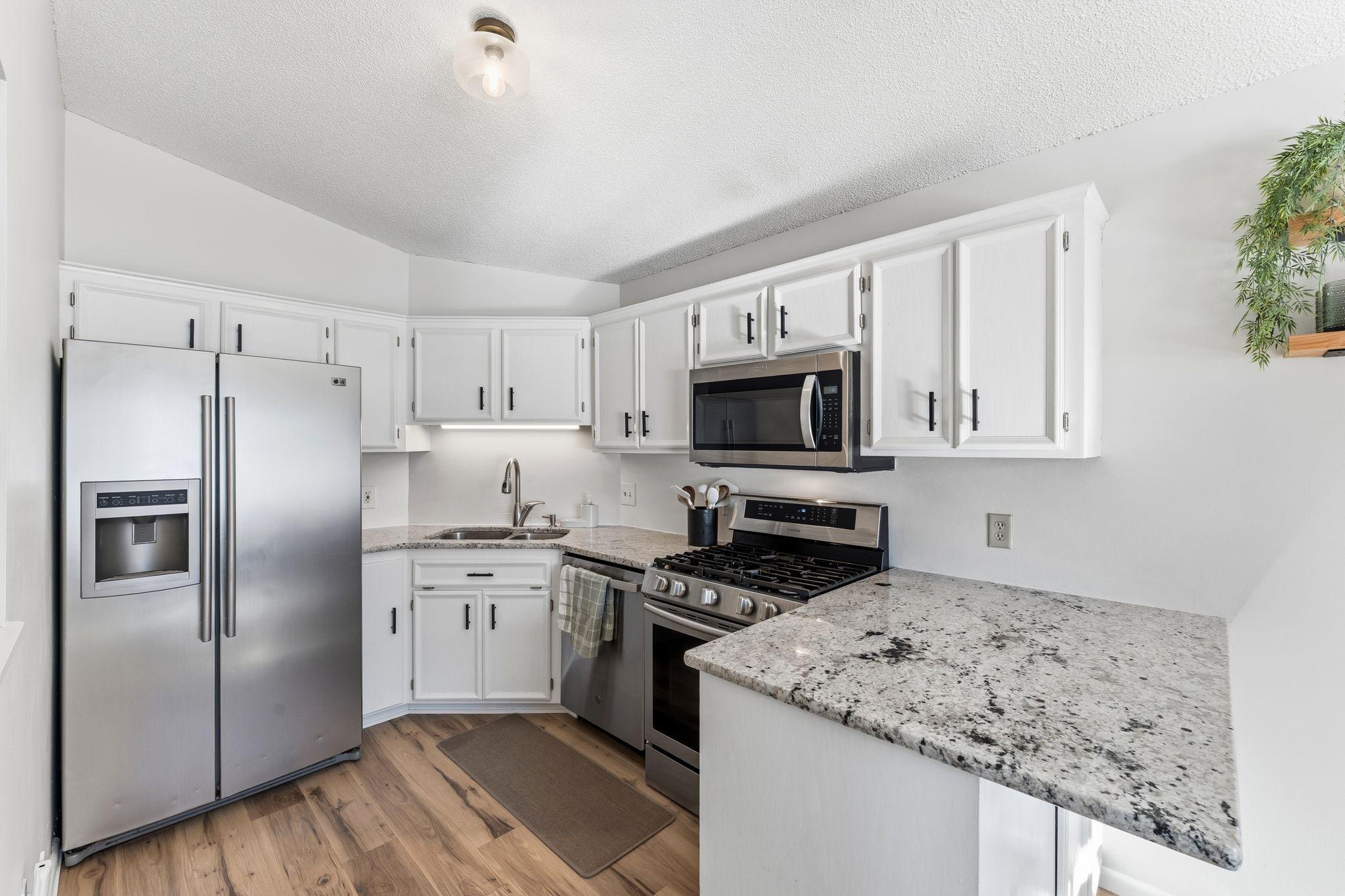 14204 Towers Lane Eden Prairie, MN 55347 - Photo 3 of 30