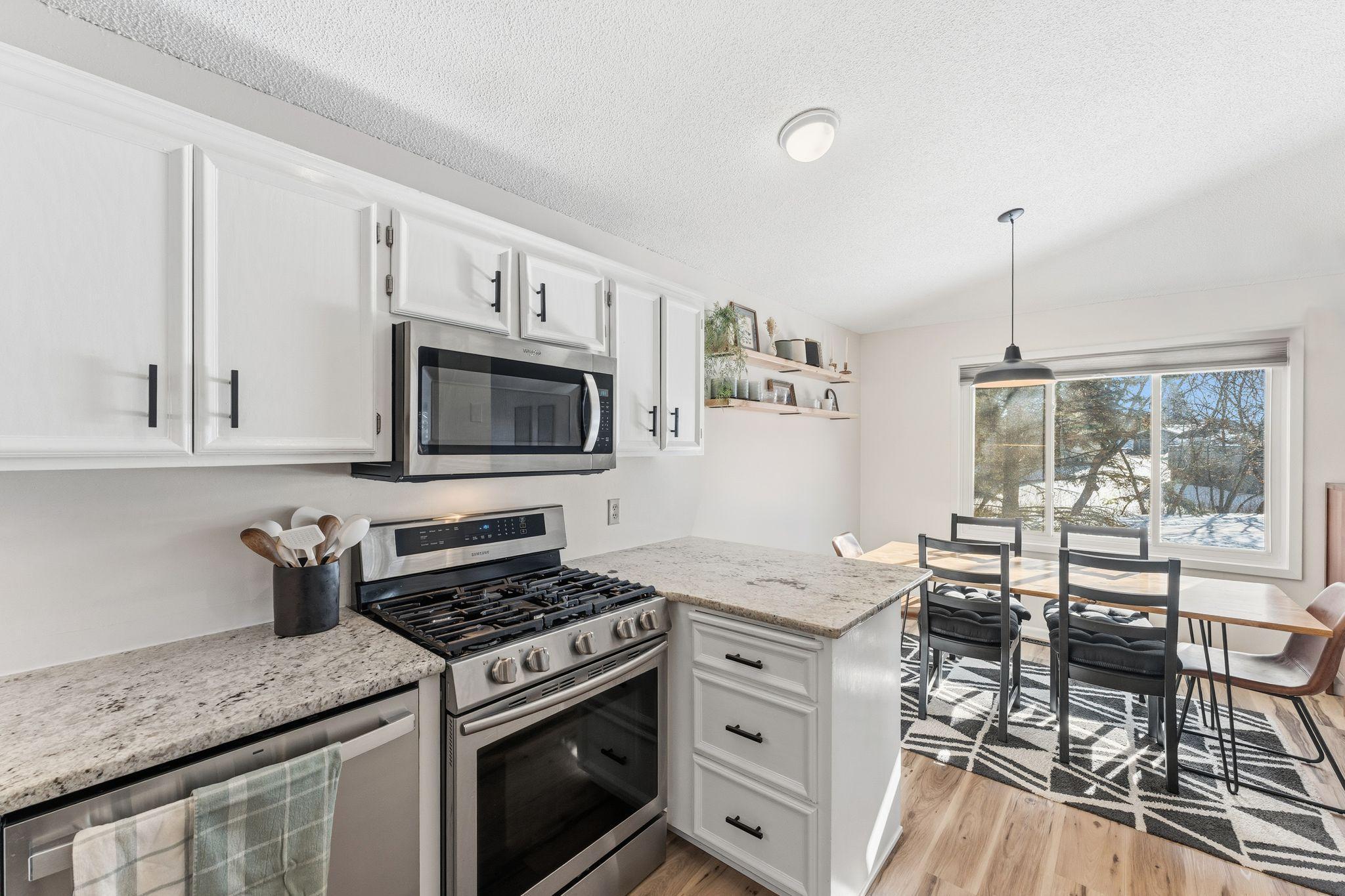 14204 Towers Lane Eden Prairie, MN 55347 - Photo 4 of 30