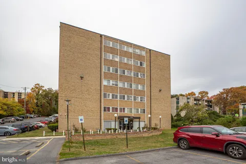 a car parked in front of a building