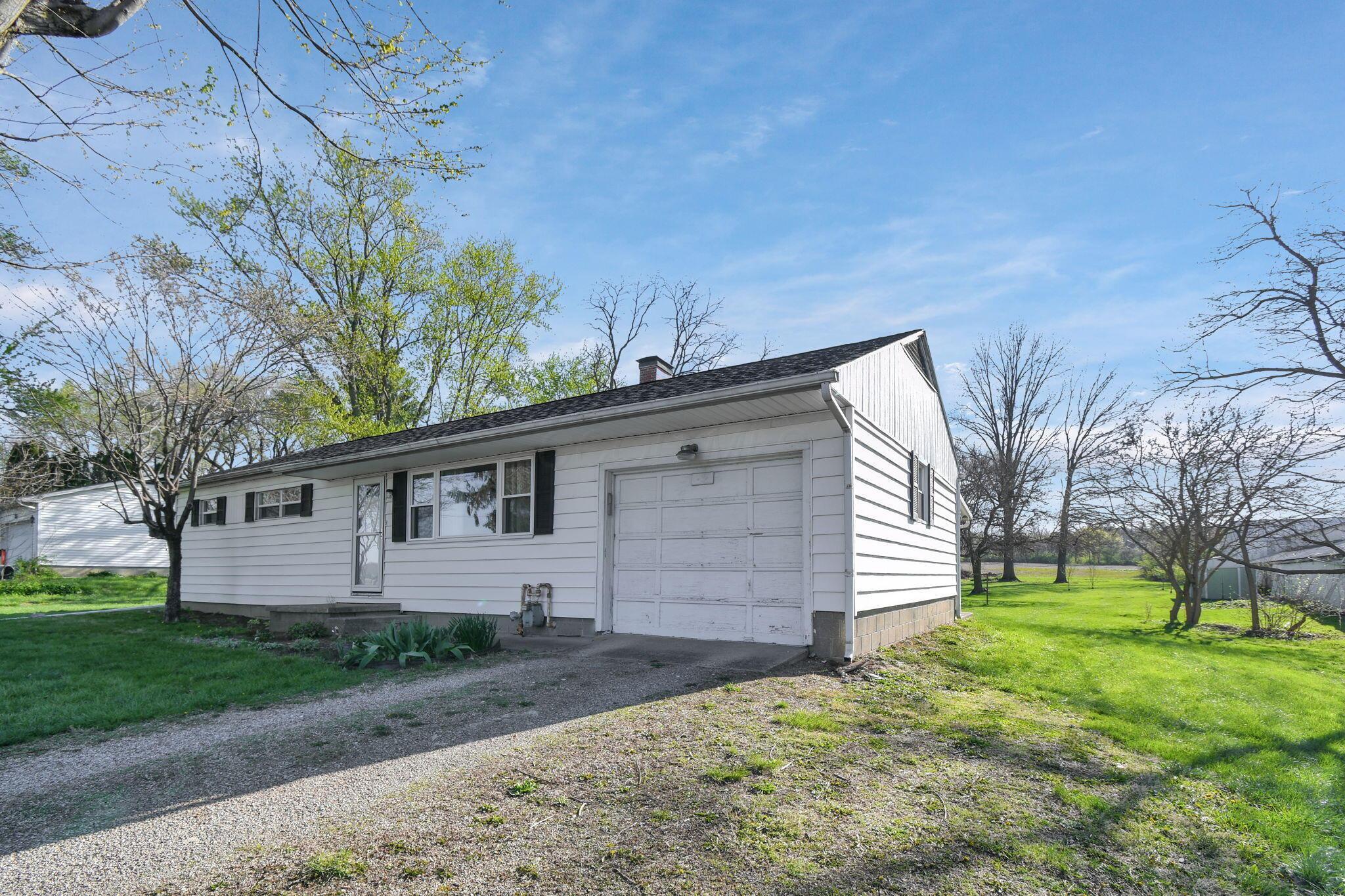 9257 Lancaster Road Hebron, OH 43025 - Photo 3 of 45 3-web-or-mls-9257-lancaster-rd
