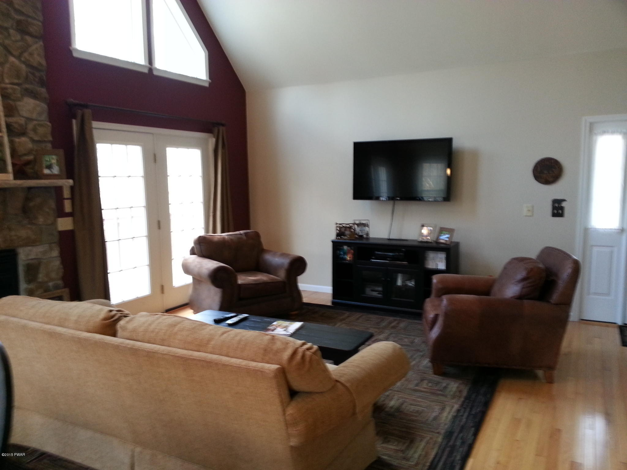 102 Laurel Road Lackawaxen, PA 18435 - Photo 12 of 40 Gallery Image 12