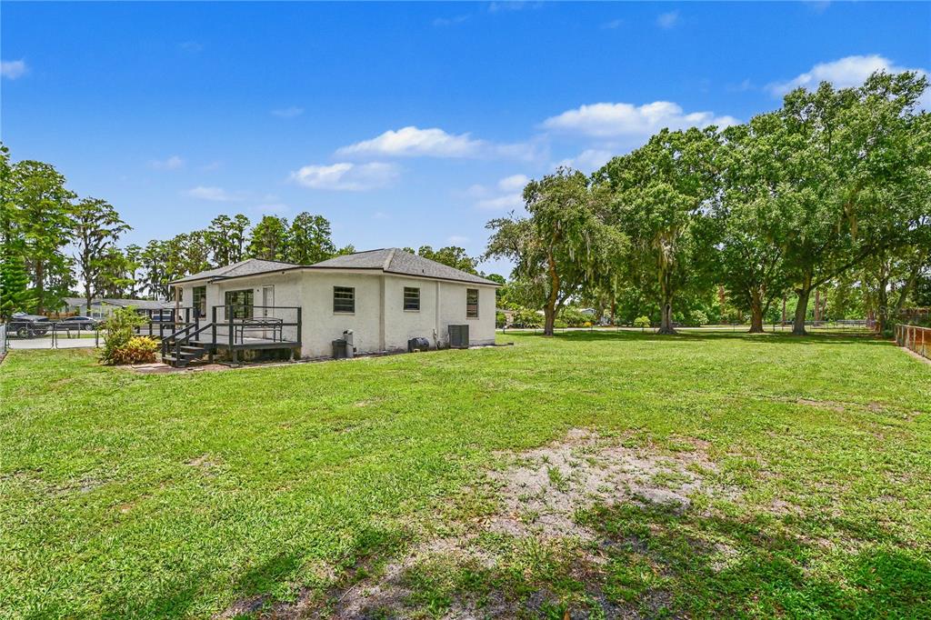 17305 Sherman Road Lutz, FL 33558 - Photo 9 of 89