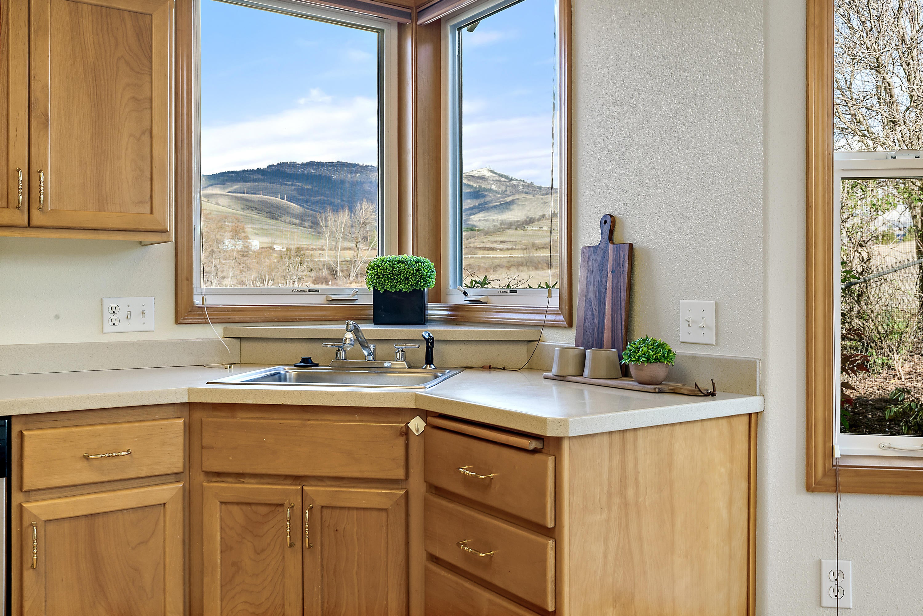 790 River Rock Road Ashland, OR 97520 - Photo 20 of 39 31_RRR_31