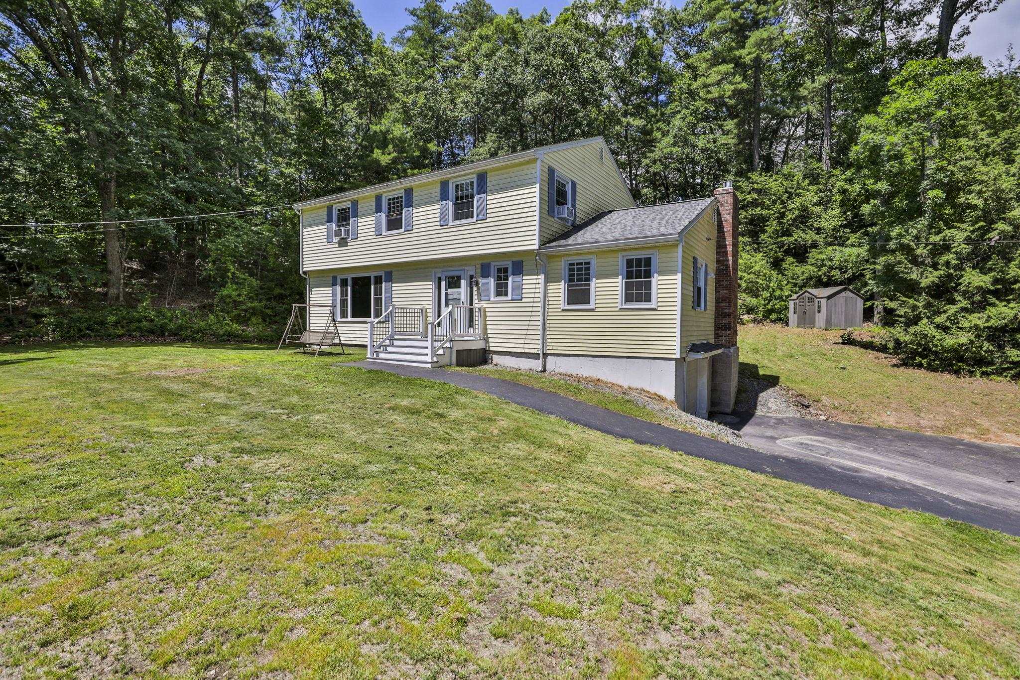 15 Castle Hill Road Pelham, NH 03076 - Photo 2 of 47