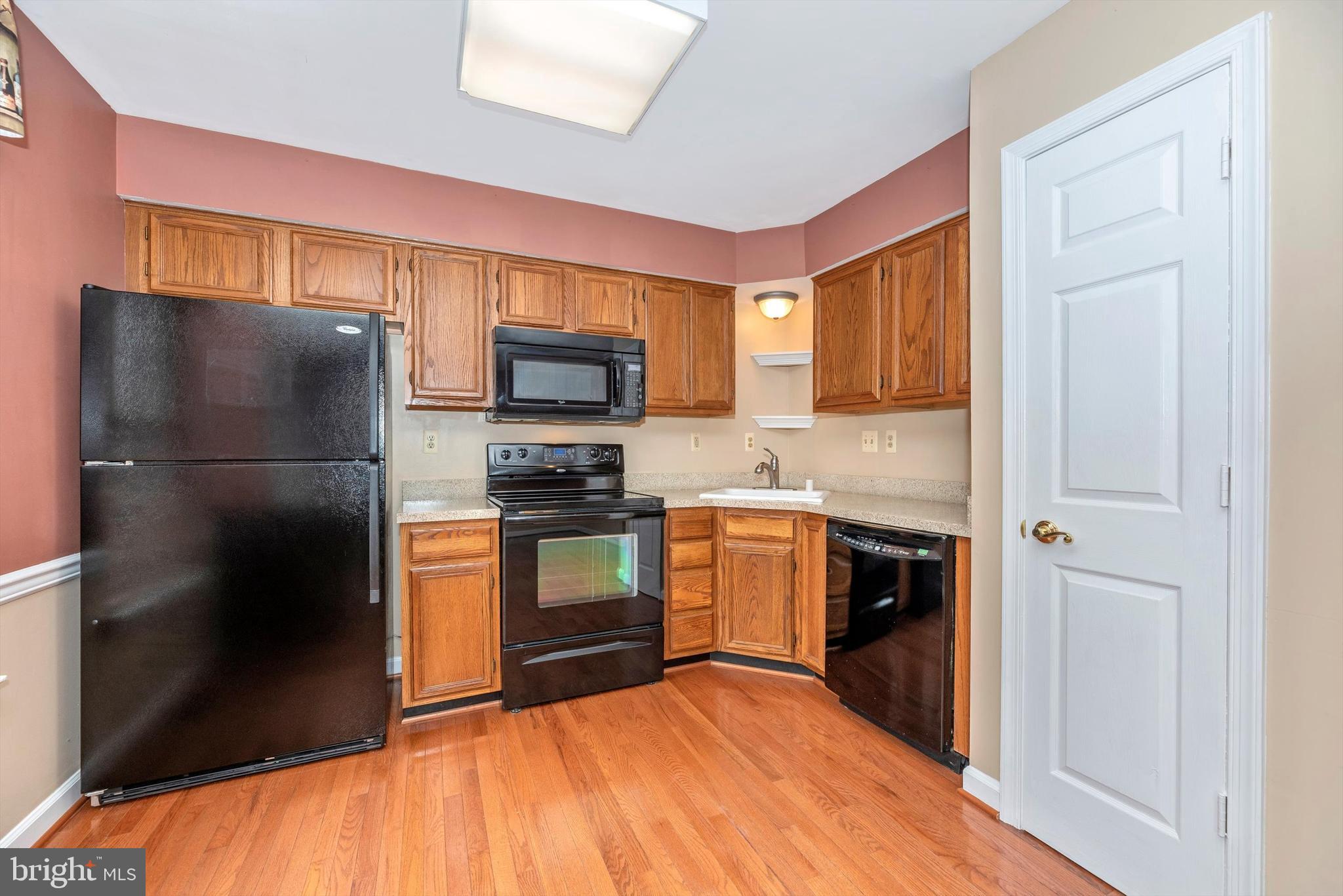 6103 Baldridge Circle Frederick, MD 21701 - Photo 16 of 61 Kitchen