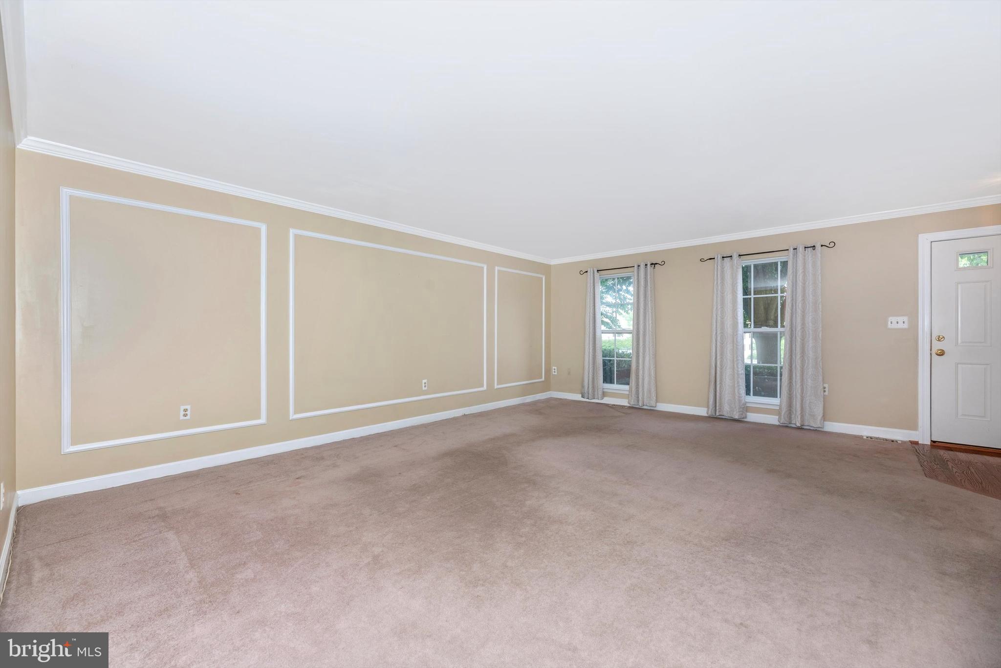 6103 Baldridge Circle Frederick, MD 21701 - Photo 7 of 61 Living room Dining room