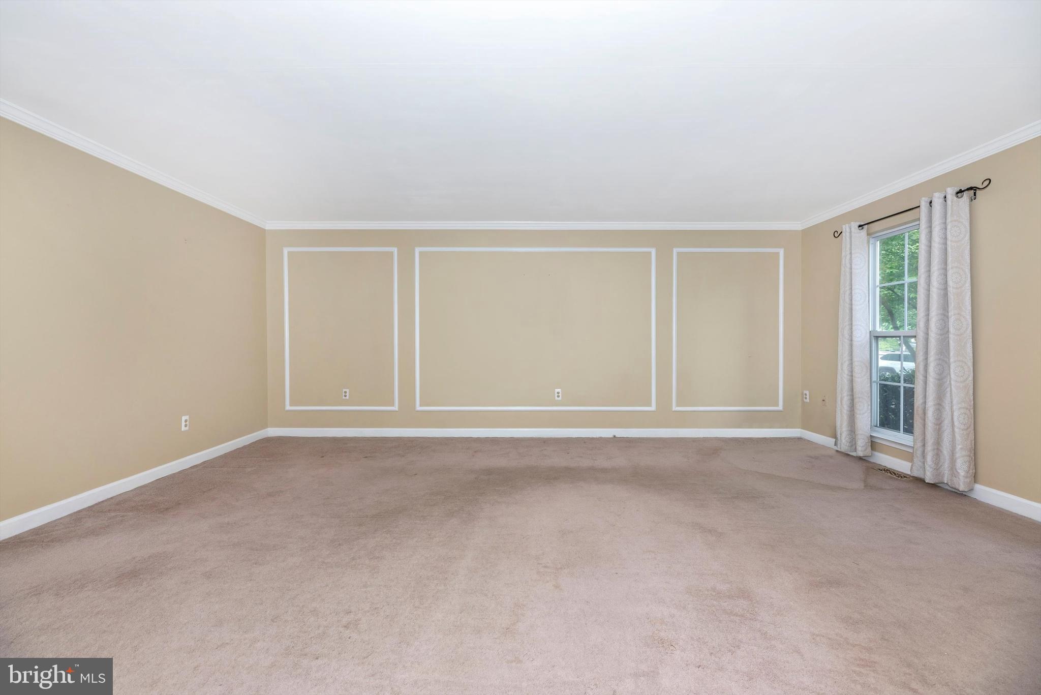 6103 Baldridge Circle Frederick, MD 21701 - Photo 9 of 61 Living room Dining room