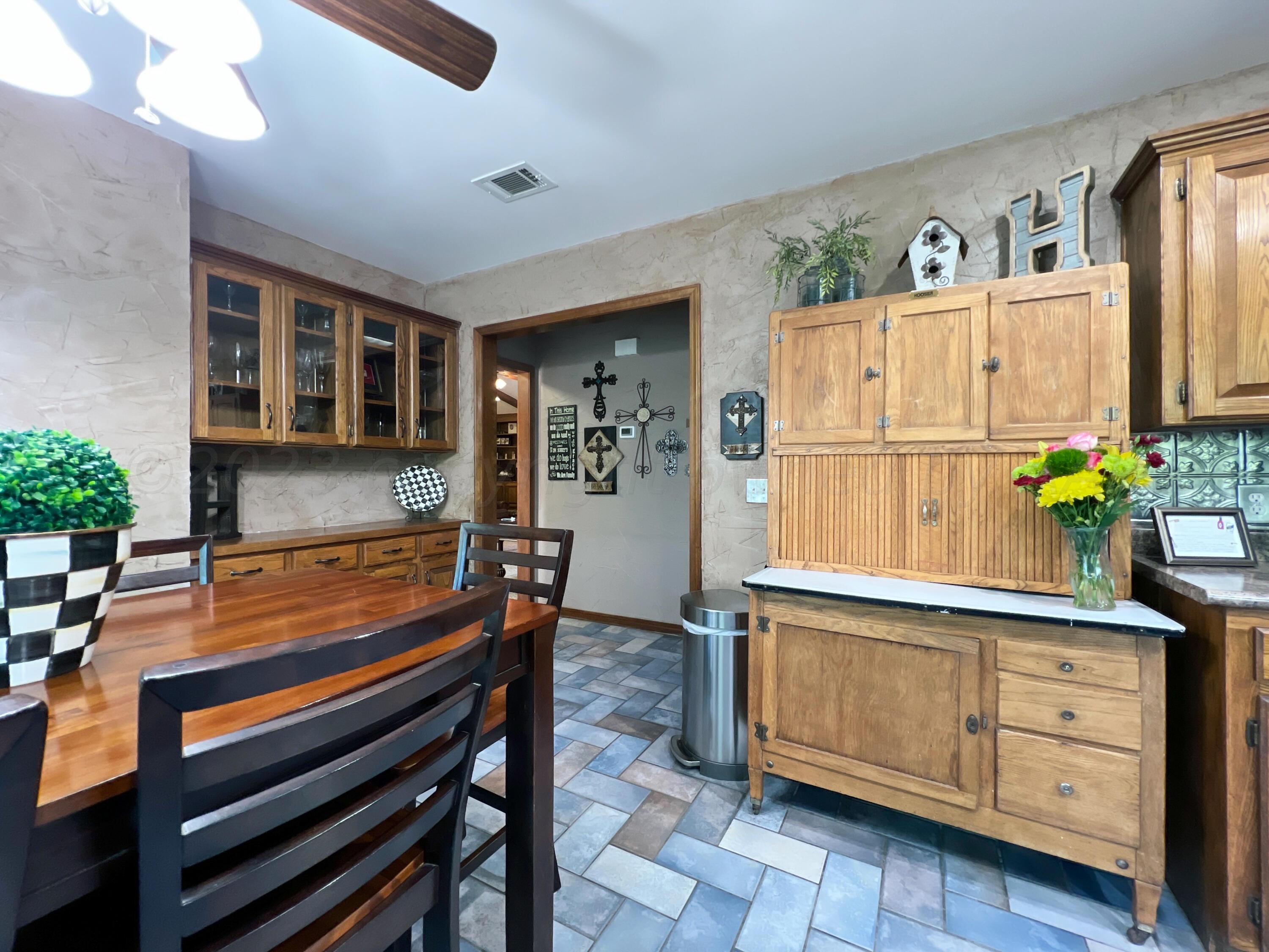 6912 Old Kent Road Amarillo, TX 79109 - Photo 8 of 15 6912 Old Kent kitchen view 2