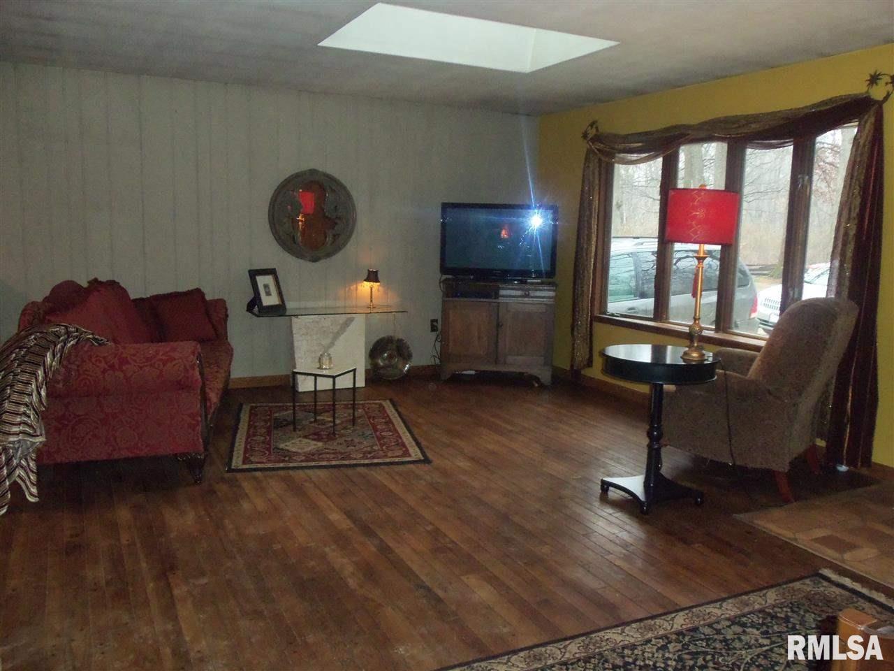 15173 Gresham Road Mackinaw, IL 61755 - Photo 8 of 35