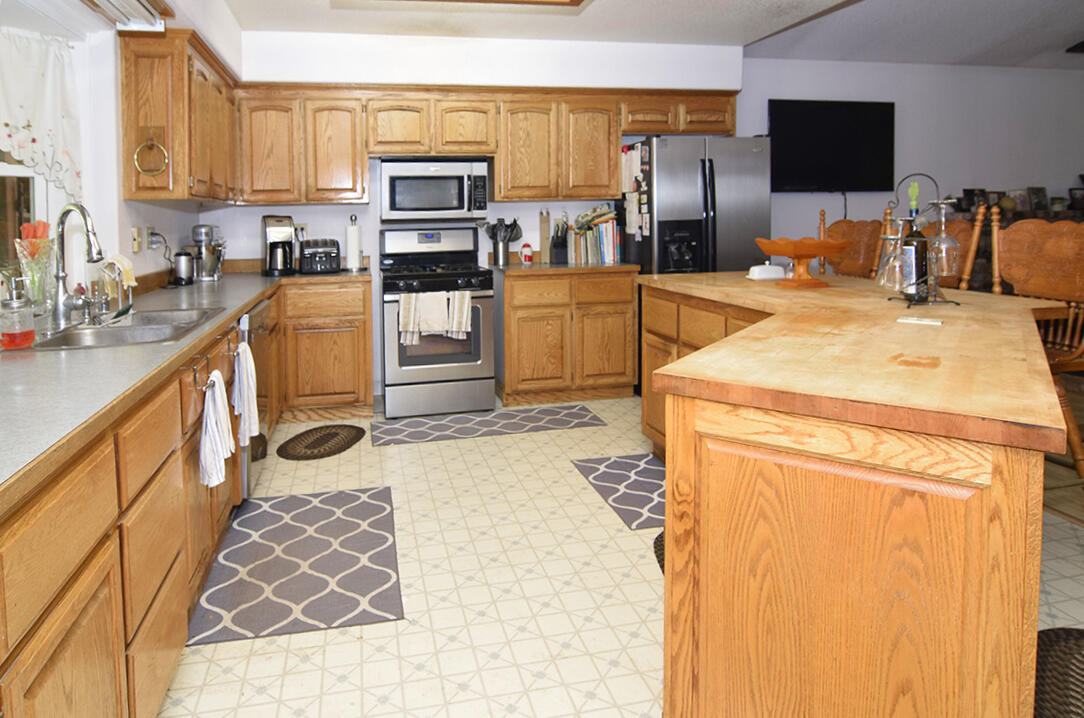 29785 Terry Mill Road Round Mountain, CA 96008 - Photo 9 of 39 Kitchen view 3