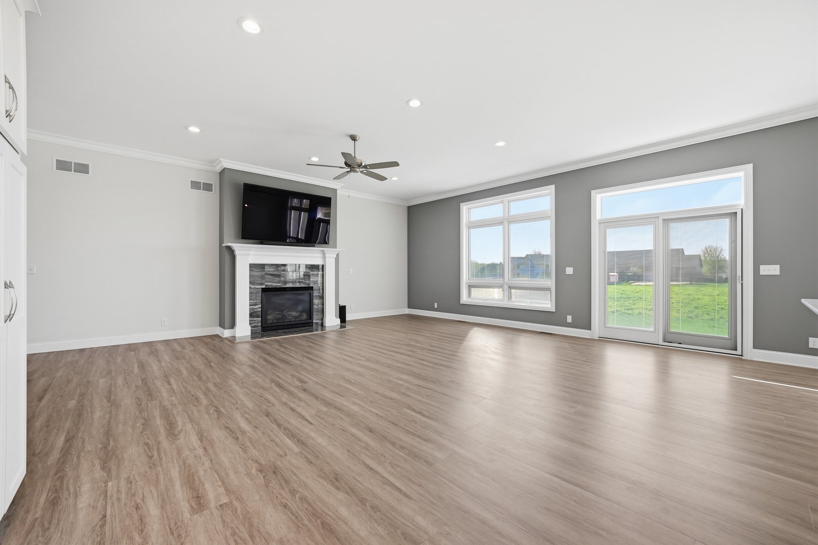 718 Independence Avenue Sycamore, IL 60178 - Photo 7 of 43