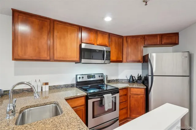 $195,000 | 100 Park Avenue West, Unit 304, Denver, CO 80205