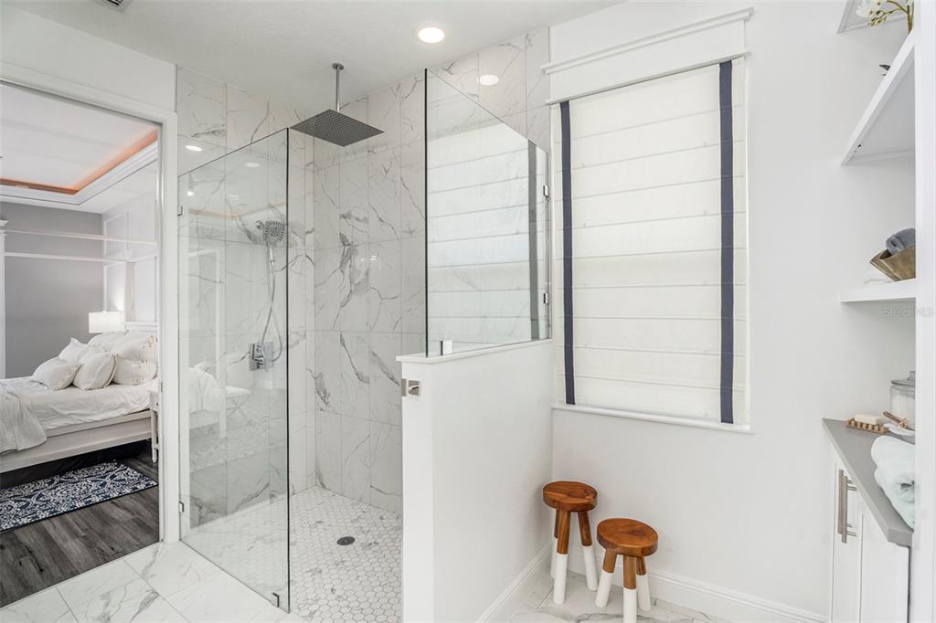 6408 Key Island Avenue Apollo Beach, FL 33572 - Photo 28 of 54 a bathroom with a bathtub and shower