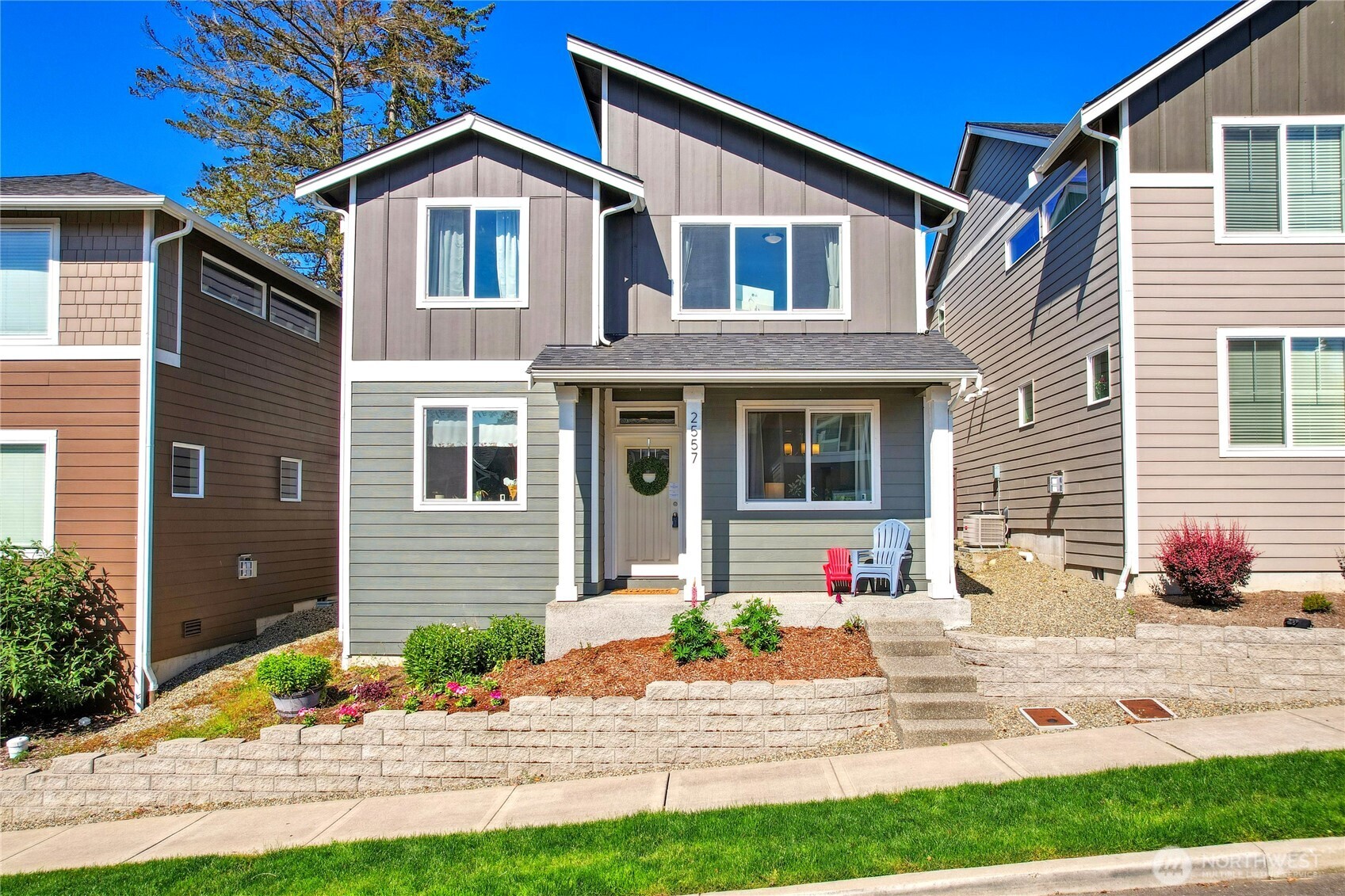 2557 Filbert Avenue Bremerton, WA 98310 - Photo 4 of 40 Gallery Image 4