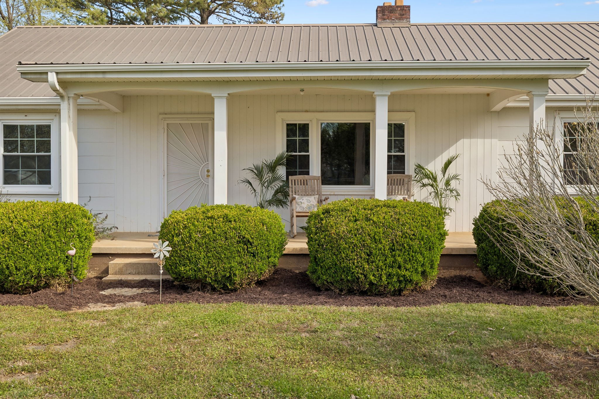 3026 Dilton Mankin Road Murfreesboro, TN 37127 - Photo 4 of 64 front view of a house with a garden