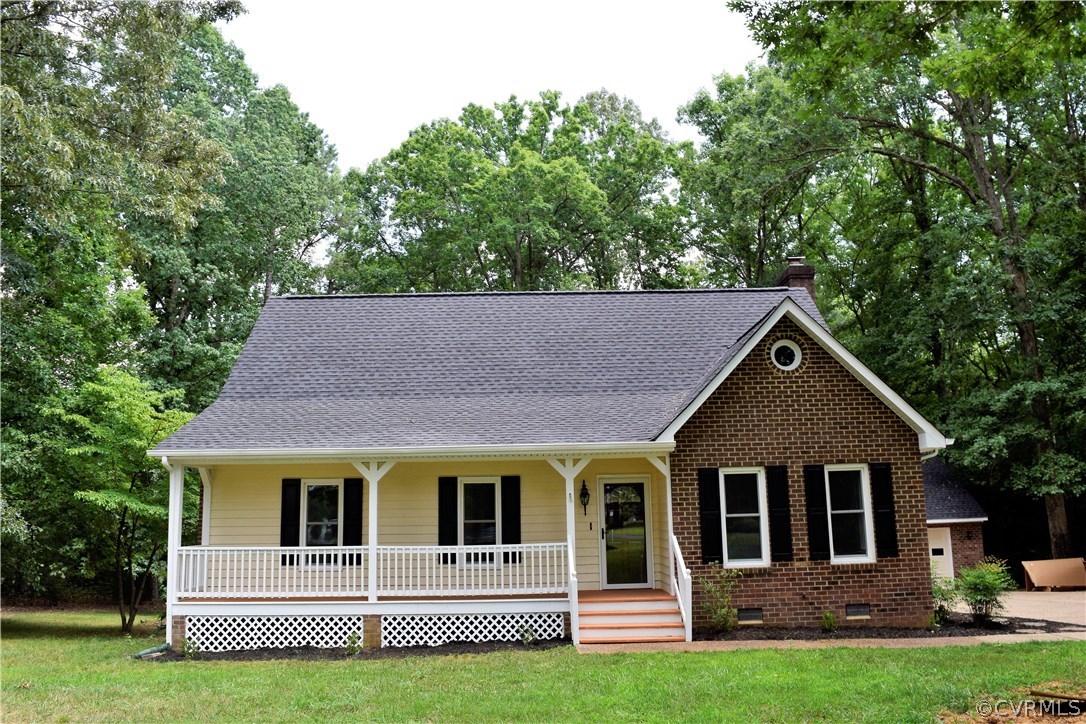 11505 Winterpock Road Chesterfield, VA 23838 - Photo 29 of 30 a front view of a house with a garden